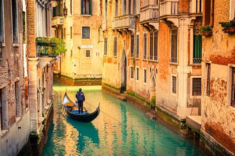 Famous Water Canal Destinations: Must-Visit Locations