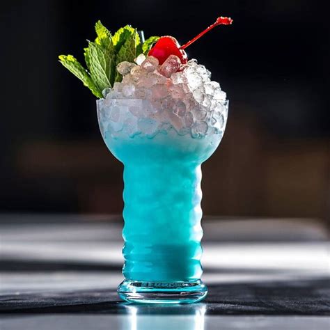 From Classic to Contemporary: Trends in Cocktail Culture