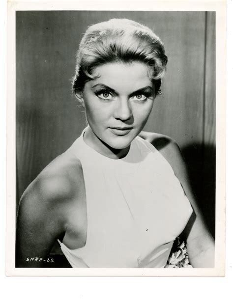 Fun Facts About Peggie Castle