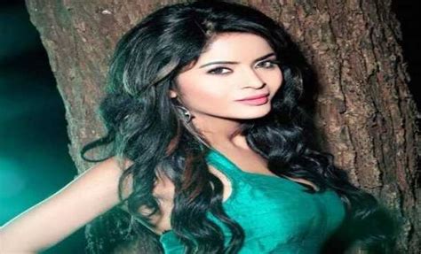 Gehana Vasisth: Age, Height, and Figure Revealed