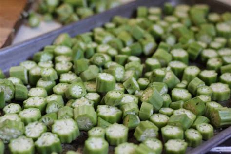 Guide to Choosing and Preserving Fresh Okra