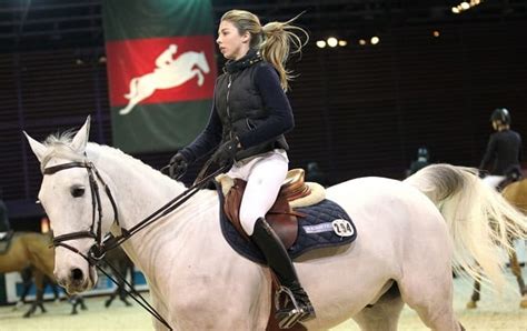 Hannah Selleck's Achievements and Awards in Riding