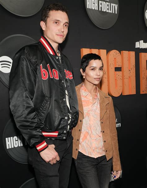 Height: How Tall is Zoe?