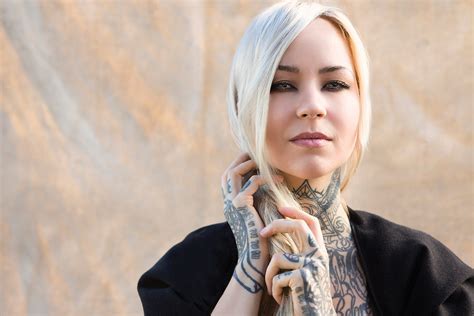 Height and Physical Measurements of Sara Fabel