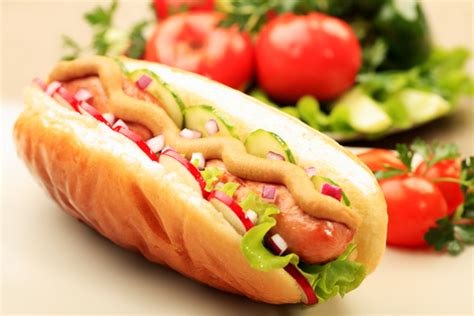 Hot Dog Pairings: Discovering the Perfect Beverages to Complement Your Frank