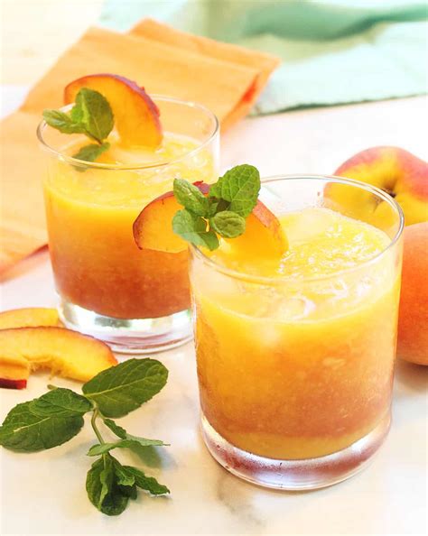 Innovative Peach Juice Recipes: Cocktails, Smoothies, and Mocktails