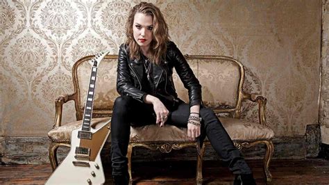 Insight into Lzzy Hale's Personal Life and Relationships