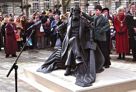 Insights into Angel Dickens’ Years and Stature Unveiled