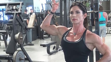 Irresistible Curves: Vicki's Physique