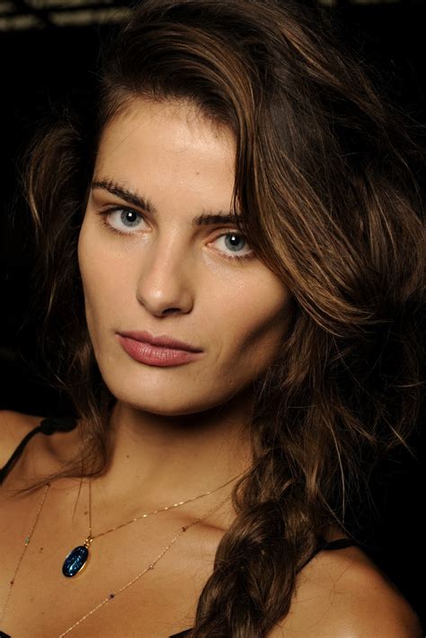 Isabeli Fontana: A Glimpse into Her Life