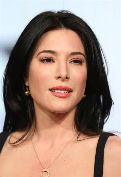 Jaime Murray's Social Media Presence