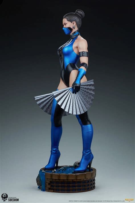 Kitana Lure's Physical Appearance