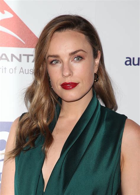 Learn about Jessica McNamee's Education