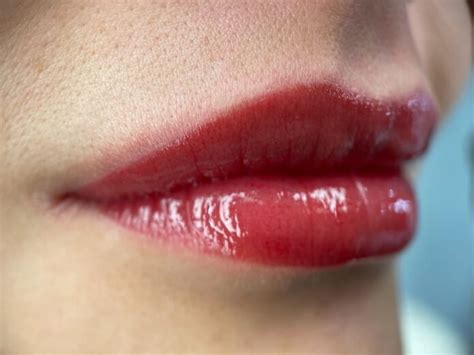 Maintaining Your Pout: Tips for Long-lasting Lip Color