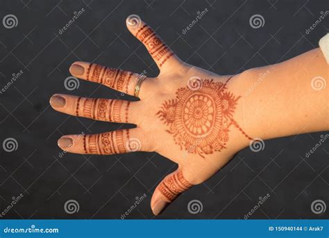 Mehndi as a Form of Self-Expression and Body Art