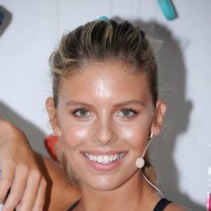 Natasha Oakley Age