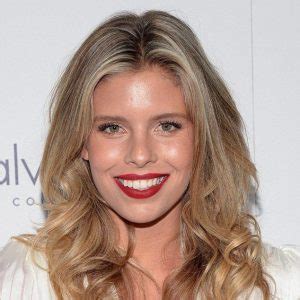 Natasha Oakley Biography