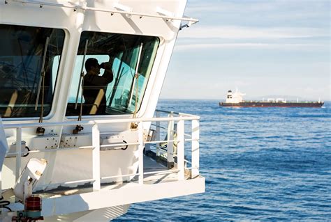 Navigating Troubled Waters: Gaining Insight into Overcoming Challenges through the Interpretation of Oceanic Dreams