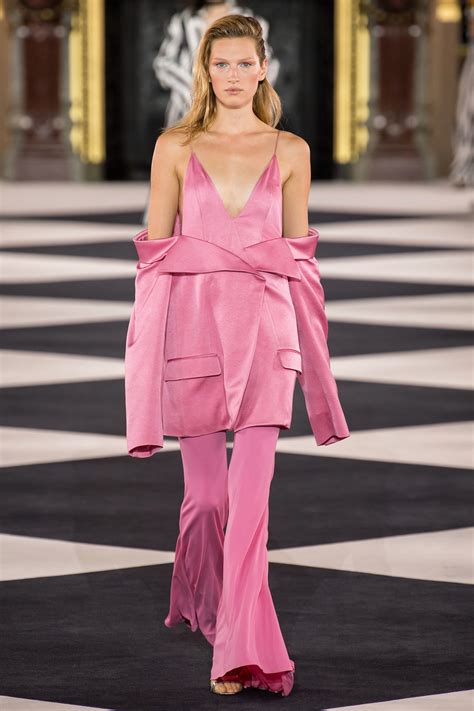 Pretty in Pink: Latest Fashion Trends
