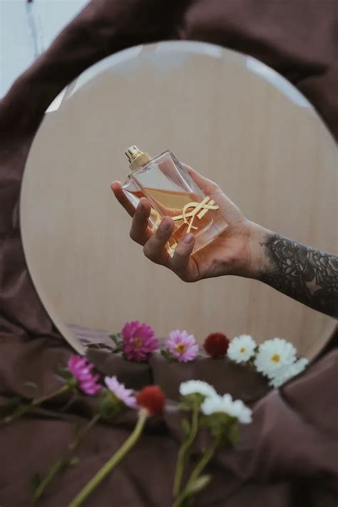 Revealing the Power of Scent: Exploring the Depths of Perfume