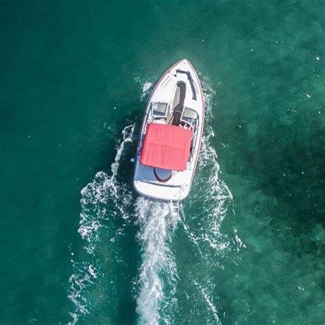 Safety First: Essential Tips for Thrilling Speedboat Adventures