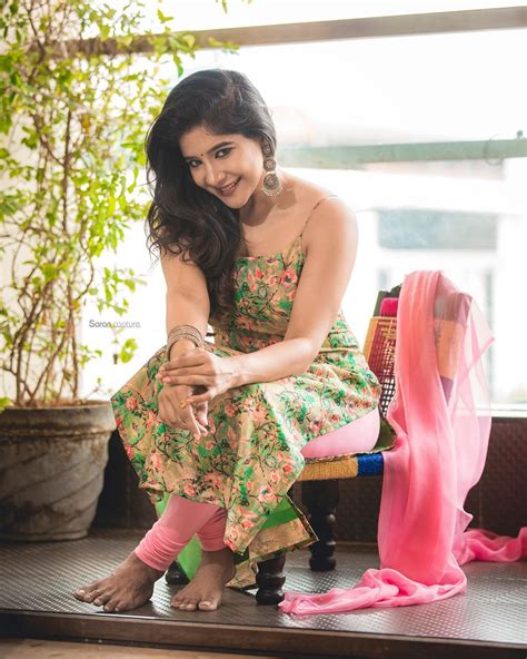 Sakshi Agarwal's Signature Style and Fashion Choices