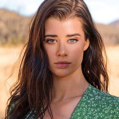 Sarah Mcdaniel's Birth Details