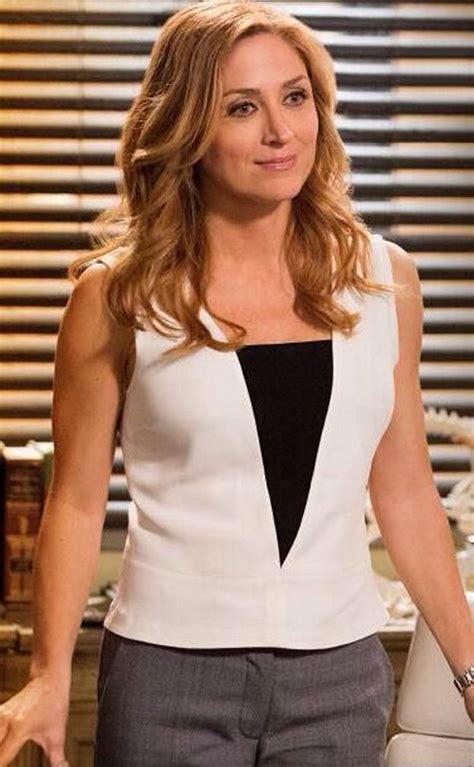 Sasha Alexander's Style and Figure Secrets