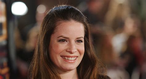 Secrets behind Holly Marie Combs' Ageless Beauty