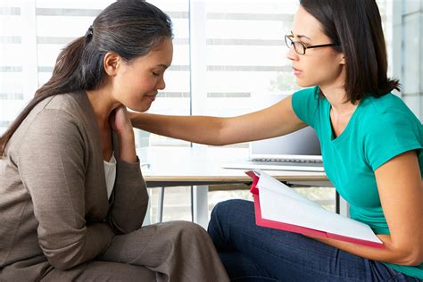 Seeking Professional Assistance: Identifying When and How to Connect with a Therapist or Counselor