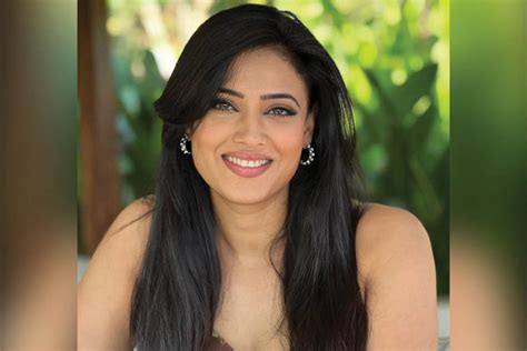 Shweta Tiwari: Origins and Early Years