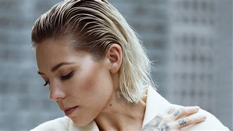 Skylar Grey's Figure