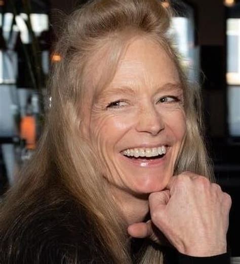 Success and Achievements of Suzy Amis