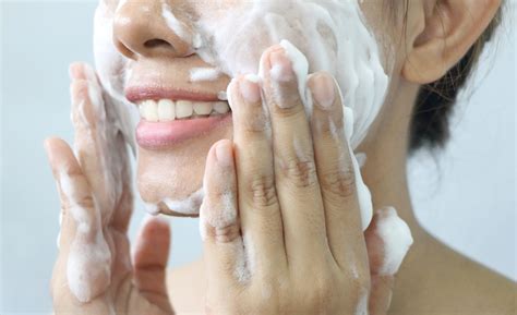 The Advantages of using Soap for Facial Cleansing