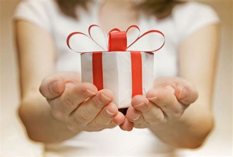 The Art of Gift-Giving: Discovering the Ideal Present