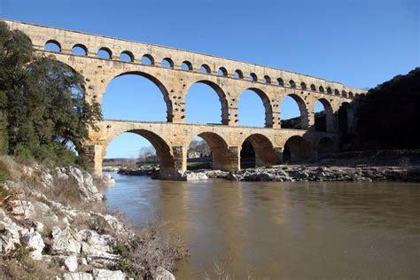 The Beginnings and Historic Evolution of Aqueducts