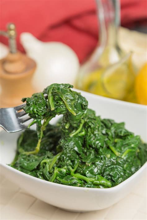 The Benefits of Cooked Spinach: An Appetizing Recipe for a Nurturing Supper