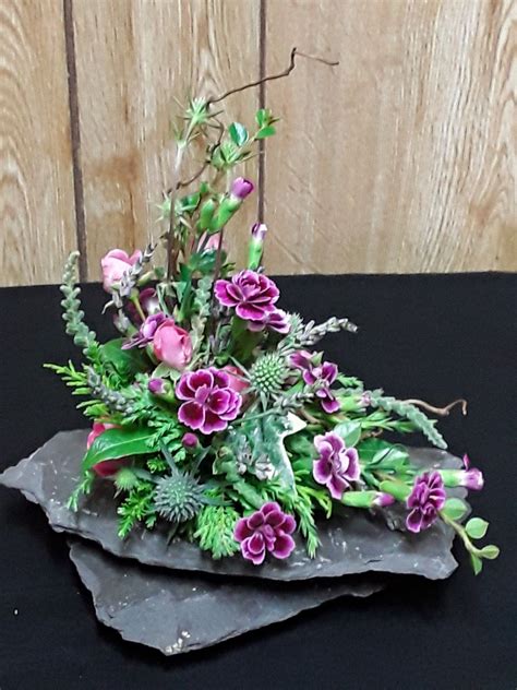 The Enchanting Appeal of Petite Floral Arrangements