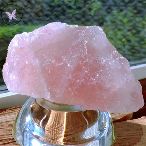 The Essence and Influence of Rose Quartz: Understanding the Physical and Metaphysical Attributes