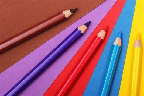 The Fountain of Imagination: Deciphering the Symbolism of Dreaming about a Pot of Colored Pencils