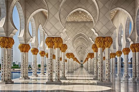 The Grandeur of Mosques: An Exquisite Exploration of Islamic Architectural Masterpieces
