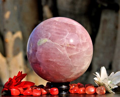 The Healing Powers of Pink Quartz: A Closer Look