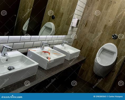 The Impact of Personal Experiences on Dreaming of Public Restrooms