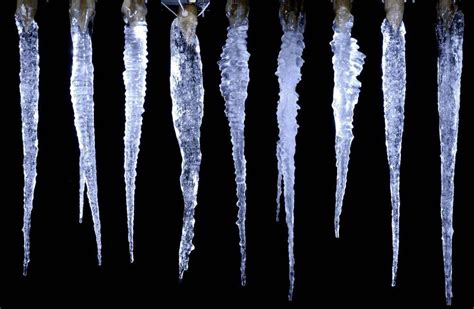 The Mysterious Elegance of Icicles: Unraveling the Intricacies of their Formation