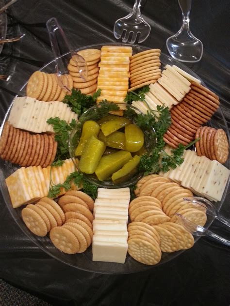 The Perfect Appetizer for Every Event: Cheese and Crackers