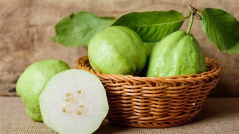 The Power of Antioxidants: Enhancing Your Immune System with the Mighty Guava