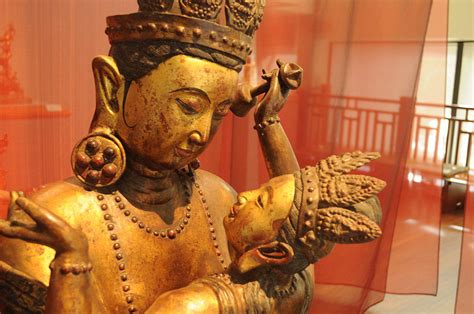 The Role of Buddhism in "The Dream of the Red Chamber"