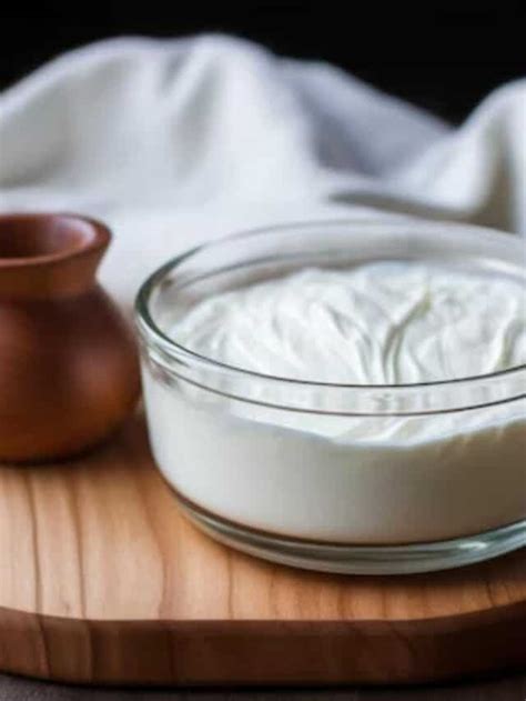 The Secret to Creating Luxurious Curd at Home: Insider Tips and Techniques