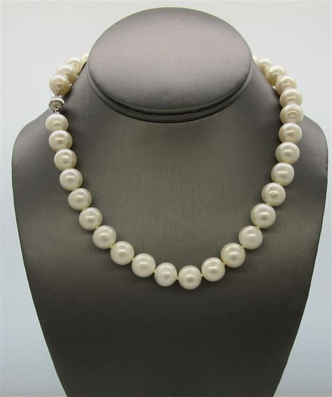 The Significance of Pearl Necklaces Throughout History