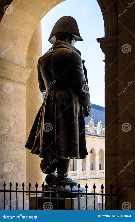 The Stature of Napoleon Highbrou